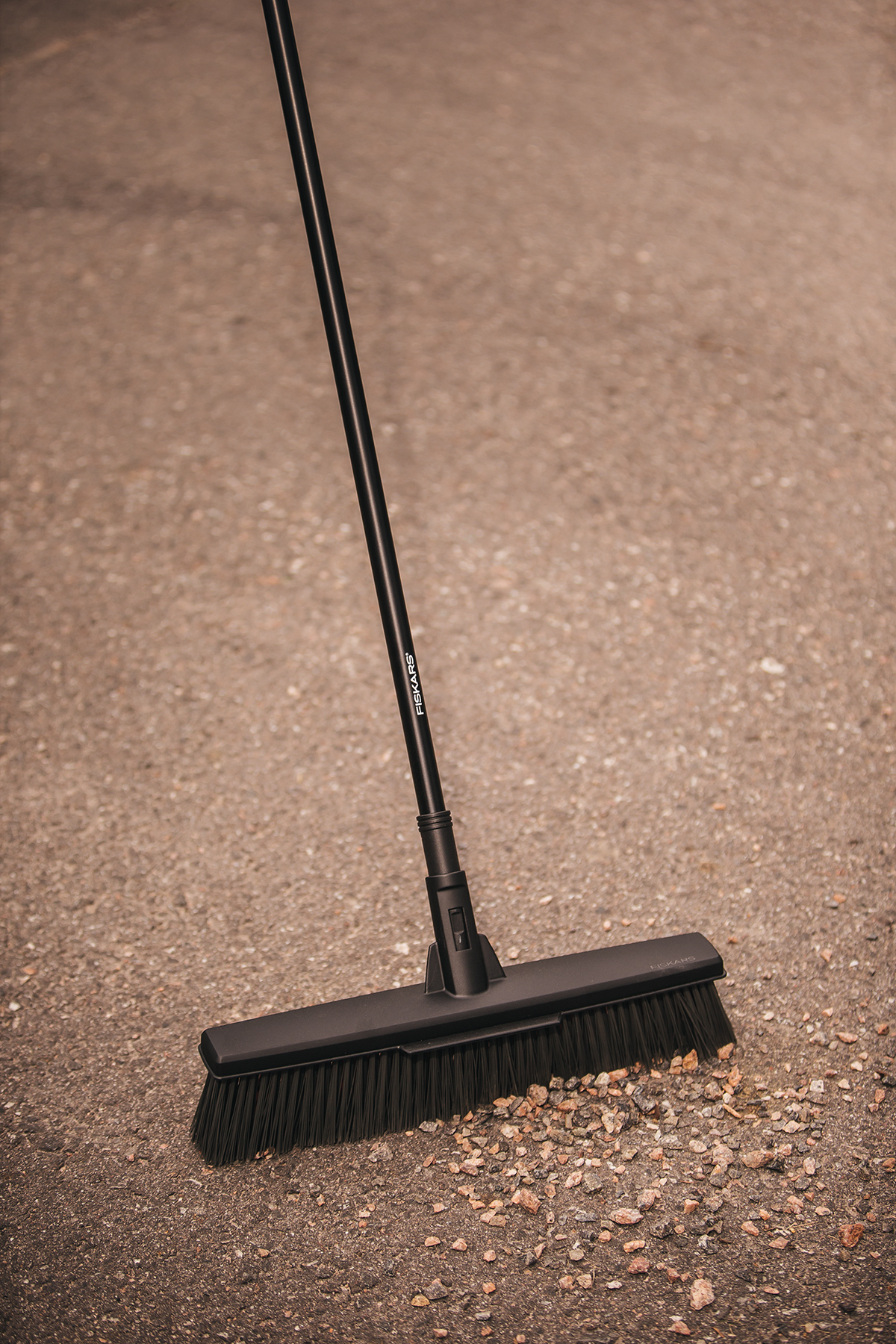 Fiskars Solid Allzweckbesen L